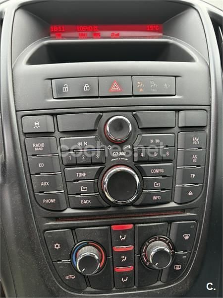 Gris / plata Usado 2010 Opel Astra Essentia Berlina | 4500 € (Buen precio) - Imagen 1/4