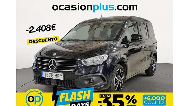 Usado Mercedes 180 116 CV (85 kW) 2023 Negro Berlina