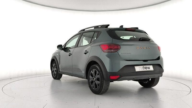 Usado Dacia Sandero Extreme 100 CV (73 kW) 2025 Verde Berlina