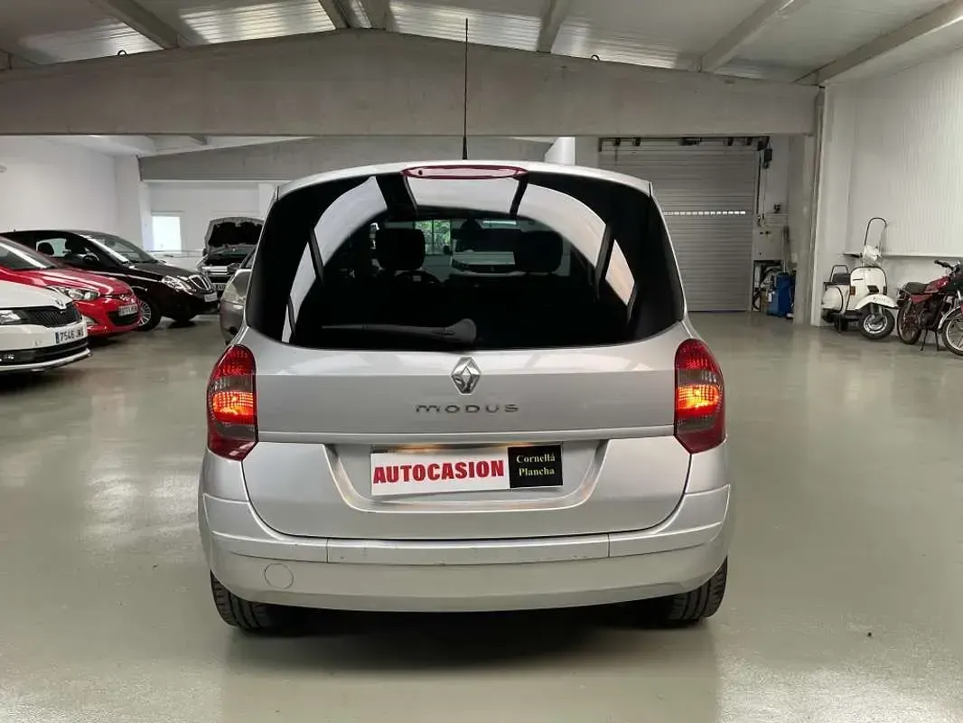 Usado Renault Modus Exception 111 CV (81 kW) 2009 Plateado Monovolumen