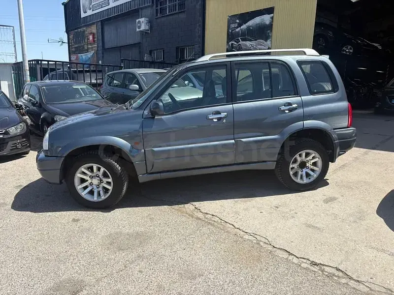 Usado Suzuki Grand Vitara 110 CV (80 kW) 2005 Azul SUV