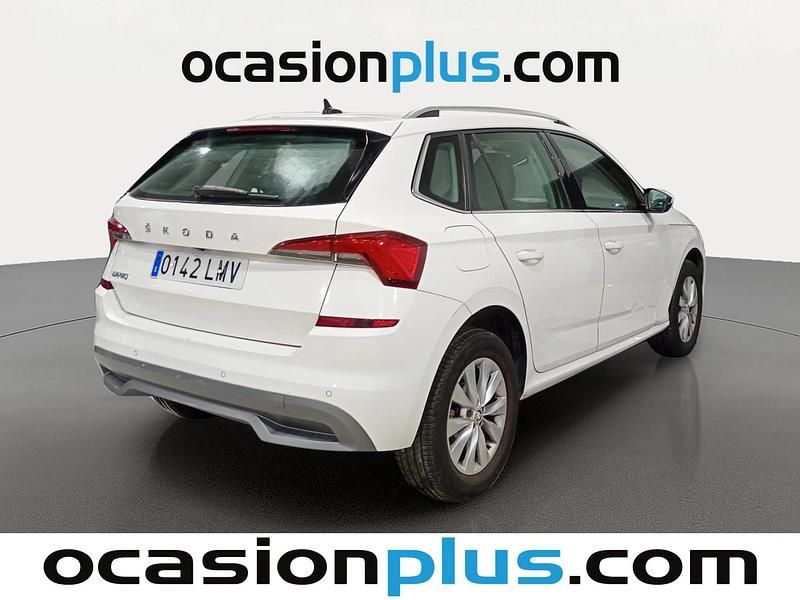 Usado Skoda Kamiq Ambition 110 CV (80 kW) 2021 Blanco SUV