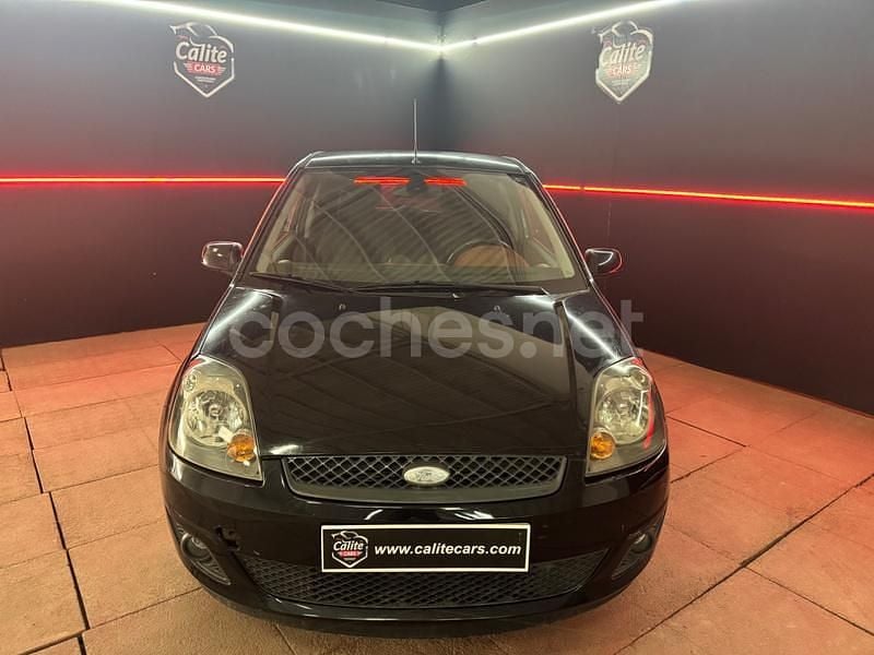 Usado Ford Fiesta 80 CV (58 kW) 2006 Negro Utilitario