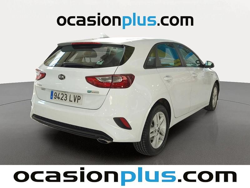 Usado Kia Ceed 136 CV (100 kW) 2021 Blanco Utilitario