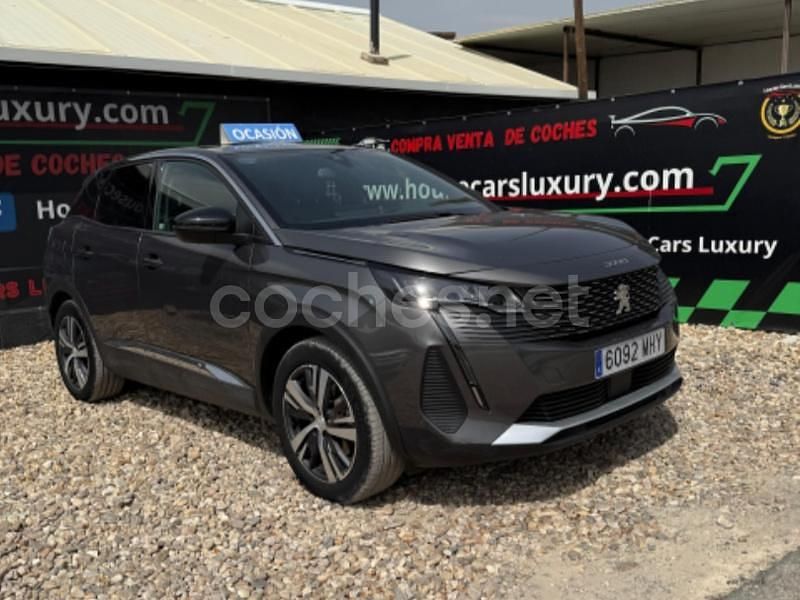 Usado Peugeot 3008 Allure 225 CV (165 kW) 2023 Gris / plata SUV