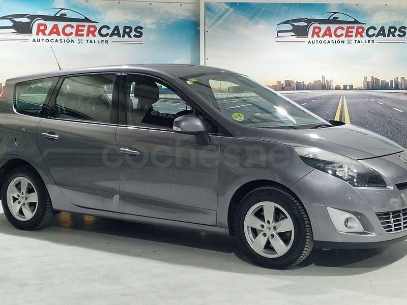 Usado Renault Grand Scénic III Dynamique 105 CV (77 kW) 2010 Gris / plata Monovolumen