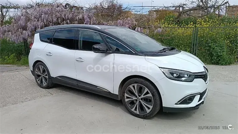 Usado Renault Grand Scénic IV Zen 130 CV (95 kW) 2017 Blanco Monovolumen