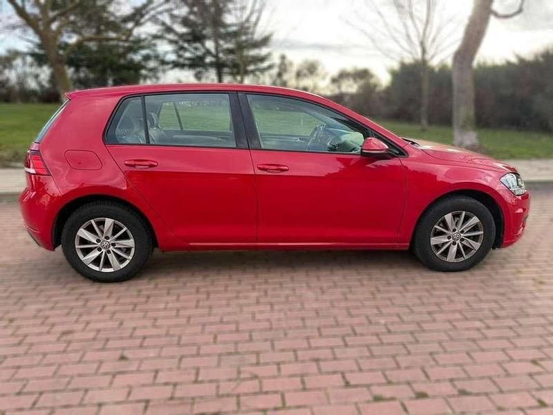 Usado VW Golf VII Advance 116 CV (85 kW) 2017 Rojo Utilitario