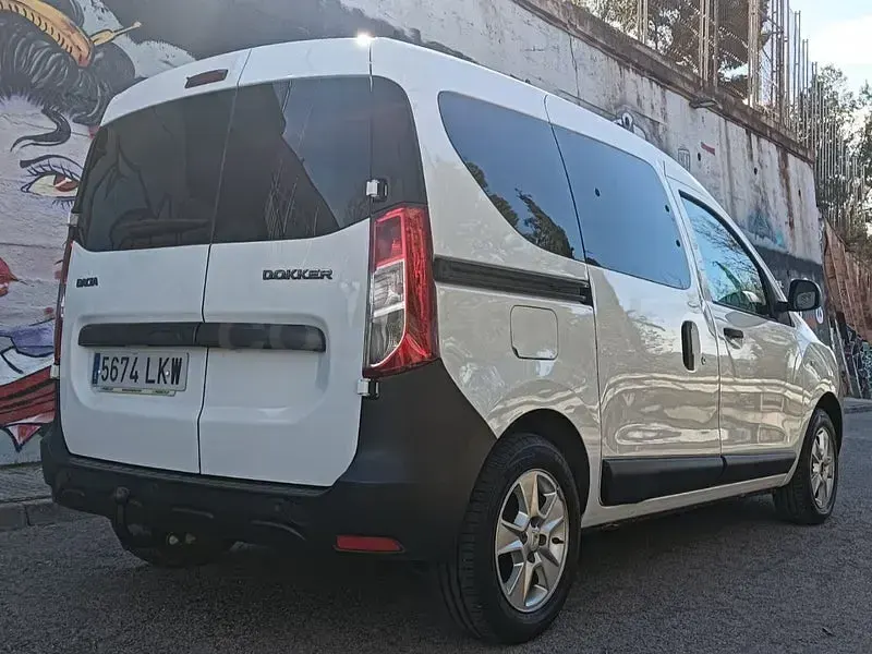 Usado Dacia Dokker Comfort 95 HP (69 kW) 2020 Branco Monovolume