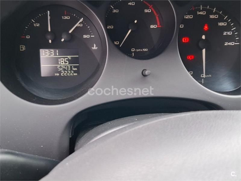 Usado Seat Altea XL Ecomotive 105 CV (77 kW) 2010 Negro Monovolumen