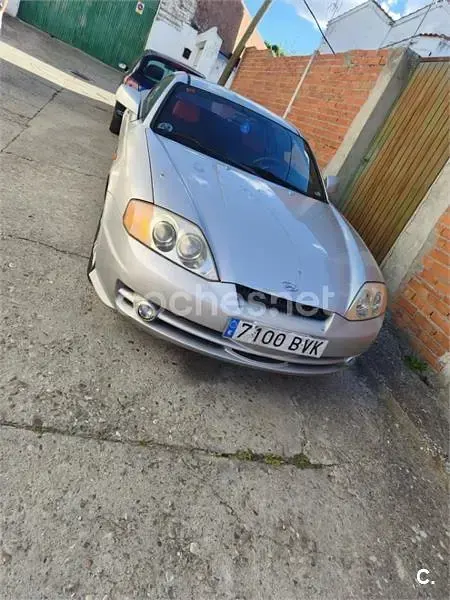 Usado Hyundai Coupé 138 CV (101 kW) 2002 Gris / plata Coupe