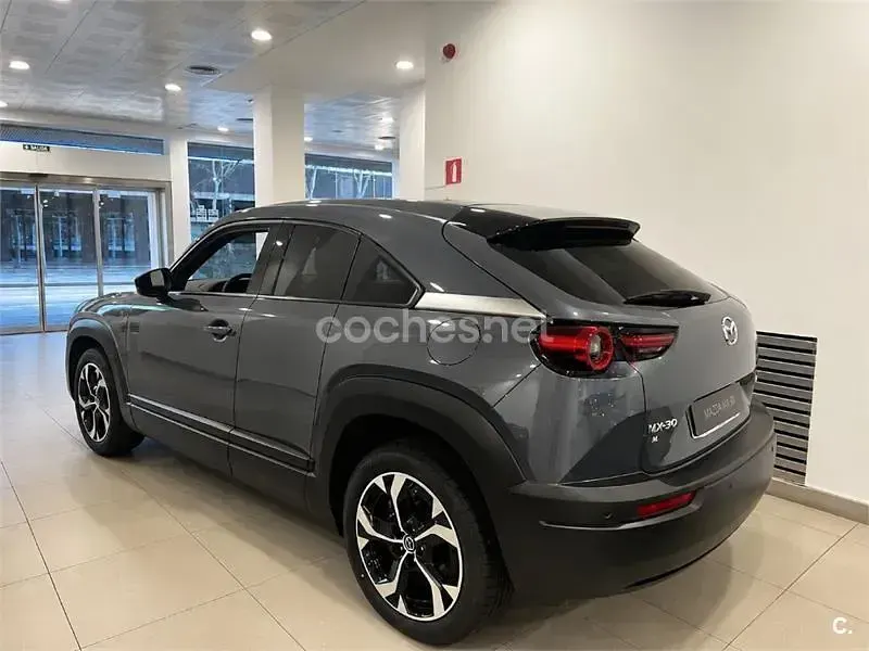 Käytetty Mazda MX30 Ad'Vantage 170 HP (125 kW) 2024 Sininen Katumaasturi