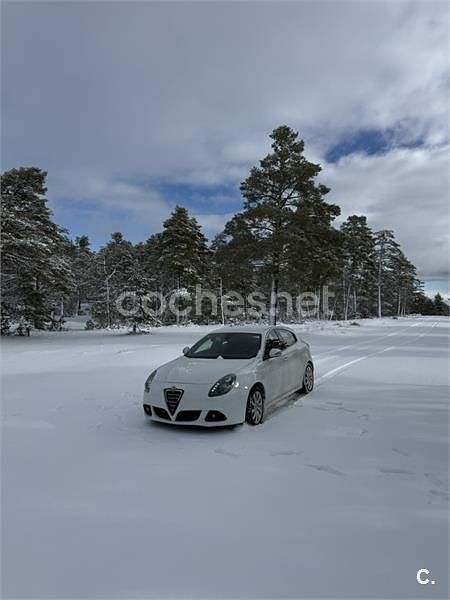 Usado Alfa Romeo Giulietta Progression 105 CV (77 kW) 2010 Blanco Utilitario