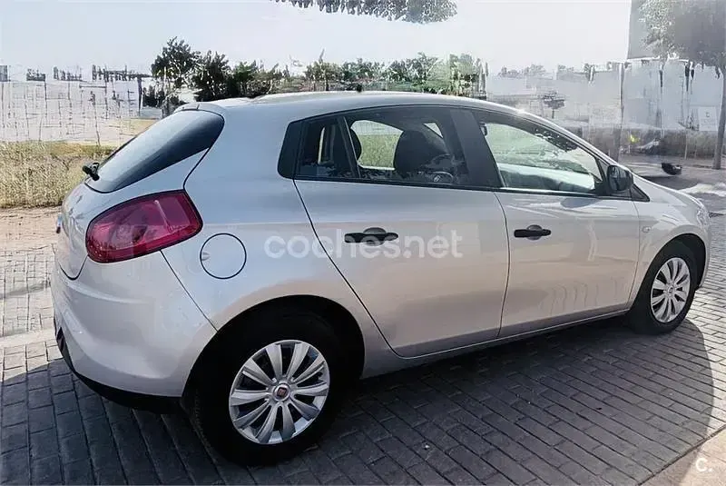 Usado Fiat Bravo Dynamic 120 CV (88 kW) 2008 Gris / plata Utilitario