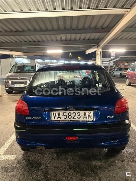 Usado Peugeot 206 75 CV (55 kW) 2000 Azul Berlina
