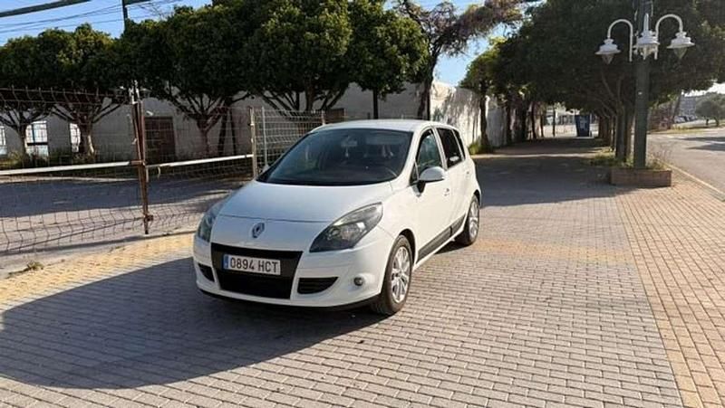 Usado Renault Scénic III 90 CV (66 kW) 2011 Blanco Monovolumen
