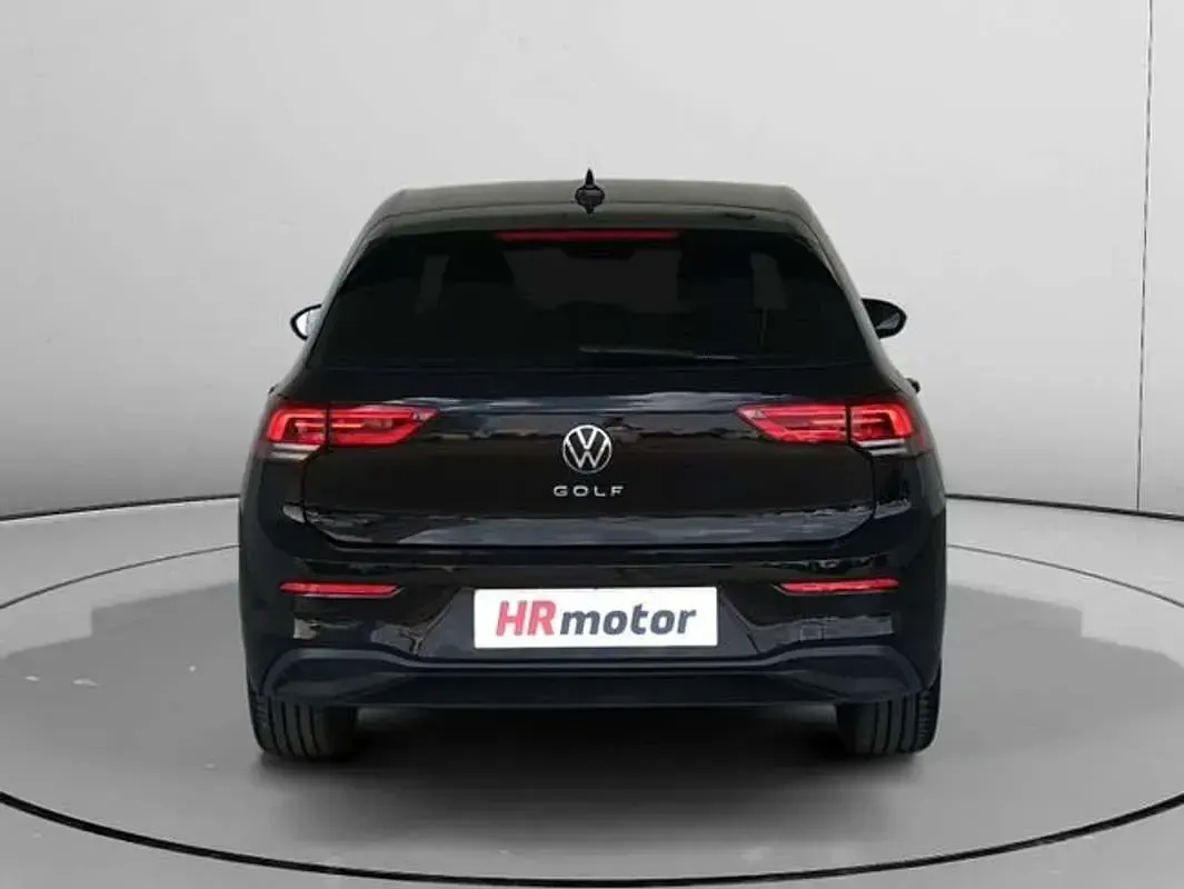 Usado VW Golf VIII Life 150 CV (110 kW) 2022 Negro Utilitario