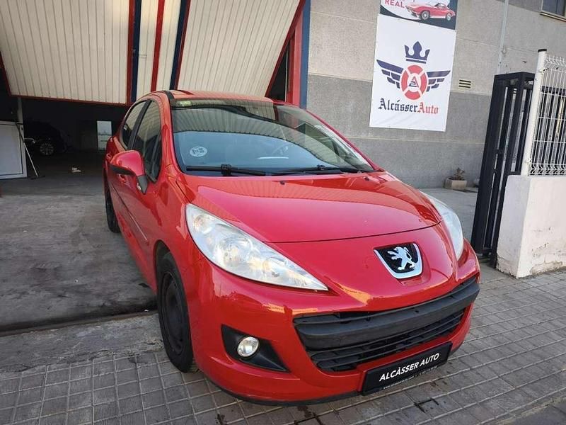 Usado Peugeot 207 68 CV (50 kW) 2014 Rojo Descapotable