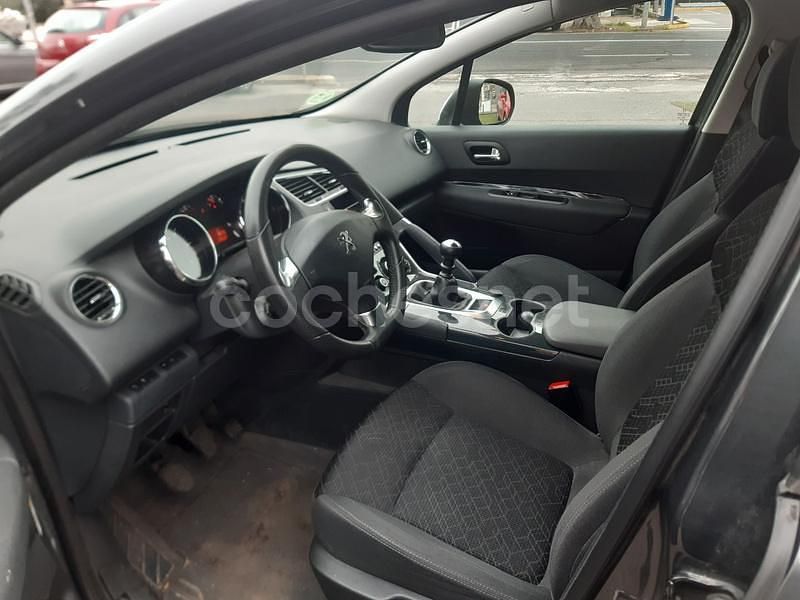 Usado Peugeot 3008 Allure 120 CV (88 kW) 2016 Marrón Berlina