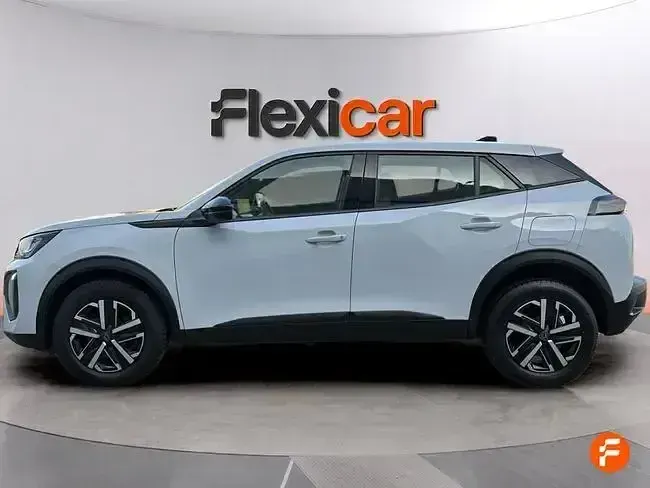 Używany Peugeot 2008 Active 100 KM (73 kW) 2023 Biały SUV