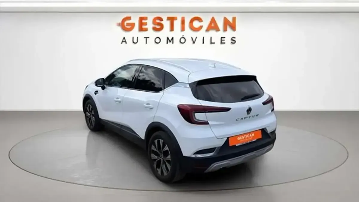 Usado Renault Captur Techno 91 CV (66 kW) 2023 Blanco SUV