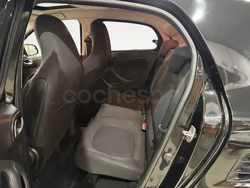 Usado Smart ForFour 90 CV (66 kW) 2018 Negro Utilitario