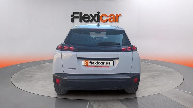 Usado Peugeot 2008 Active 101 CV (74 kW) 2023 Gris SUV