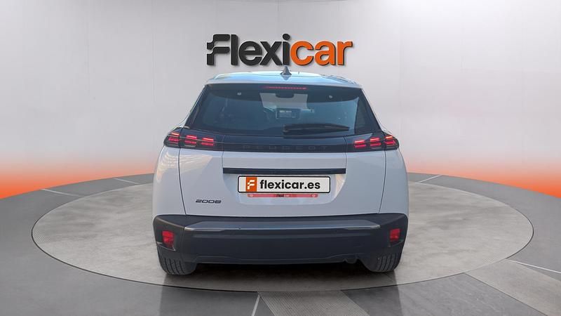 Usado Peugeot 2008 Active 102 CV (75 kW) 2023 Gris SUV
