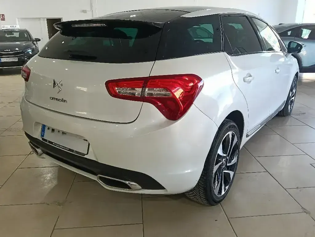 Usado DS Automobiles DS5 Style 150 CV (110 kW) 2015 Blanco Utilitario