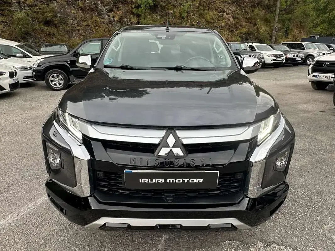 Usado Mitsubishi L200 150 CV (110 kW) 2019 Gris Pickup/Camioneta
