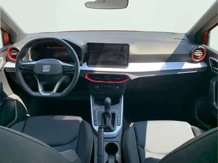 Usado Seat Arona FR 115 CV (84 kW) 2025 Rojo SUV