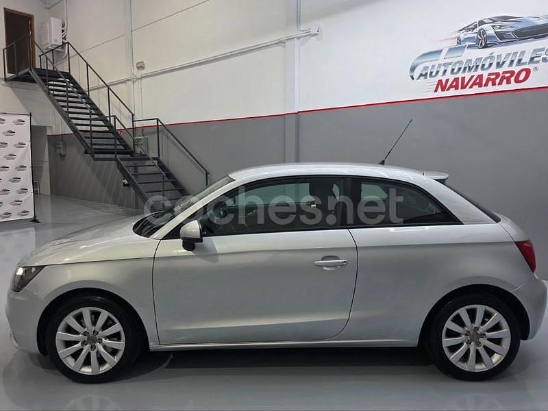 Usado Audi A1 Attraction 105 CV (77 kW) 2010 Gris / plata Utilitario