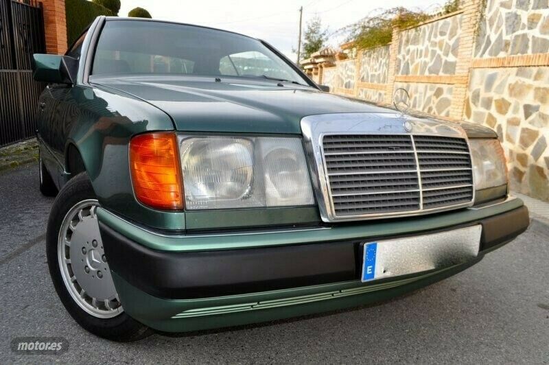 Usado Mercedes E220 Elegance 150 CV (110 kW) 1994 Verde Coupe