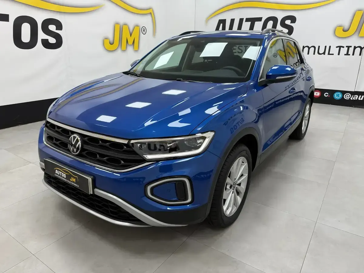 Usado VW T-Roc Life 150 CV (110 kW) 2024 Azul SUV