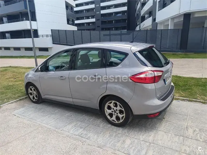 Usado Ford C-MAX Trend 115 CV (84 kW) 2012 Gris / plata Monovolumen