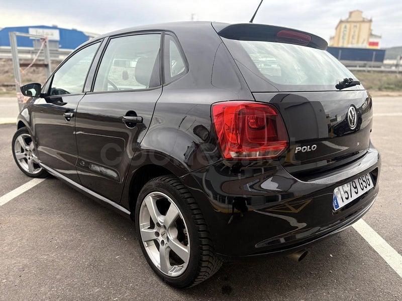 Usado VW Polo Advance 85 CV (62 kW) 2010 Negro Utilitario