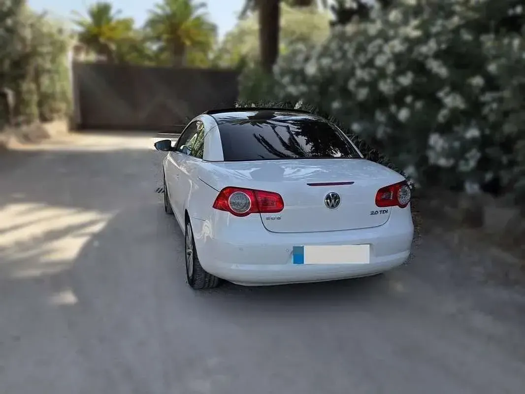 Usado VW Eos 140 CV (102 kW) 2010 Blanco Descapotable