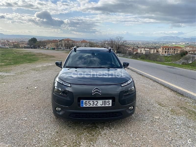 Usado Citroën C4 Cactus Shine 92 CV (67 kW) 2014 Gris / plata Utilitario