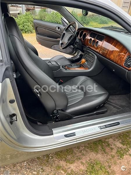 Usado Jaguar XK8 290 CV (213 kW) 2002 Gris / plata Coupe