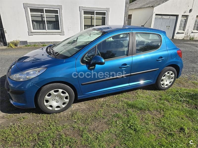 Usado Peugeot 207 90 CV (66 kW) 2006 Azul Berlina
