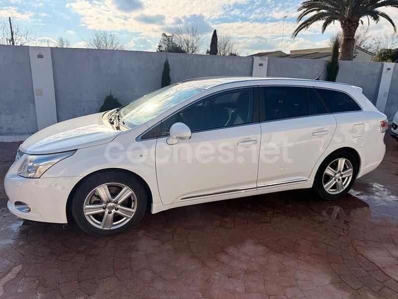 Usado Toyota Avensis Premium 150 CV (110 kW) 2011 Blanco Berlina