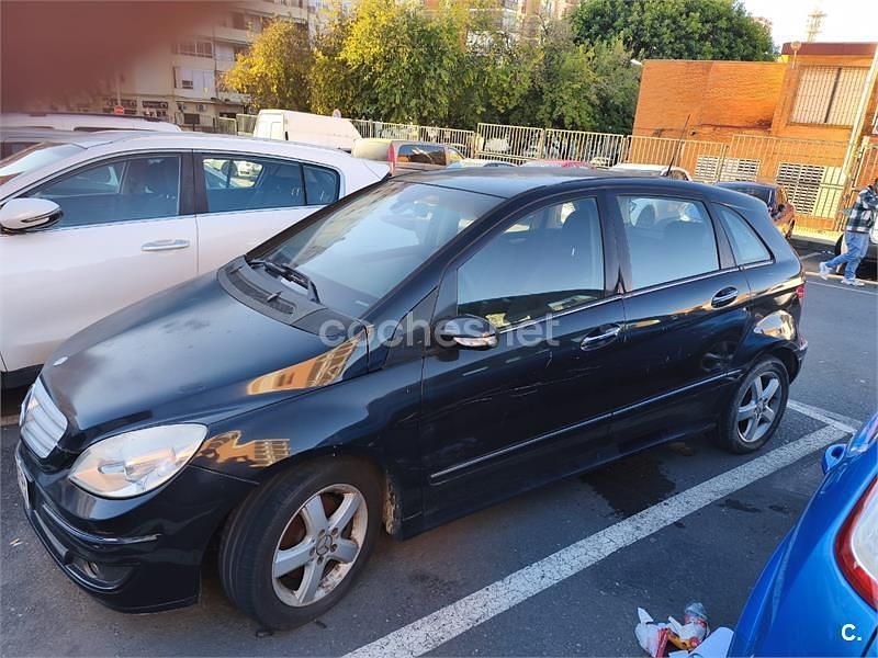 Usado Mercedes B200 140 CV (102 kW) 2006 Negro Monovolumen