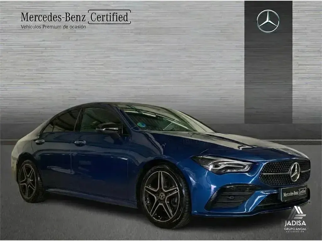 Usado Mercedes CLA200 163 CV (119 kW) 2025 Azul Berlina