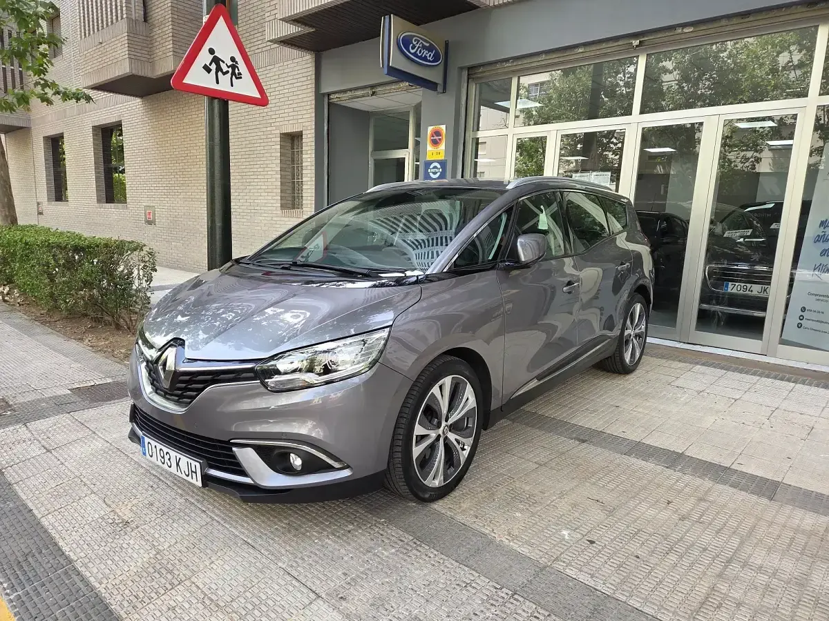 Usado Renault Grand Scénic IV Zen 110 CV (80 kW) 2018 Gris Monovolumen