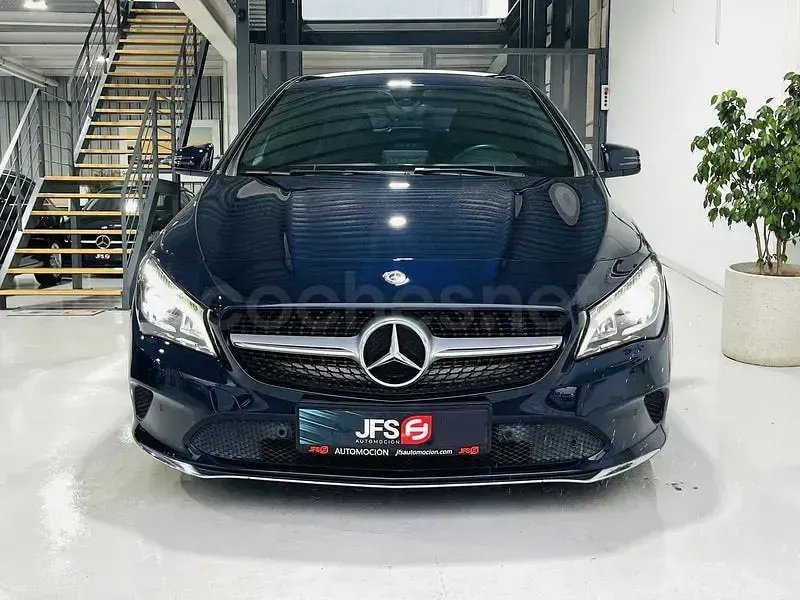 Käytetty Mercedes CLA200 Shooting Brake 136 HP (100 kW) 2018 Sininen Farmari