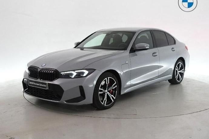 Usado BMW 330e Comfort Edition 292 CV (214 kW) 2025 Berlina