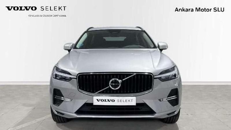 Usado Volvo XC60 Core 199 CV (146 kW) 2023 Plateado SUV