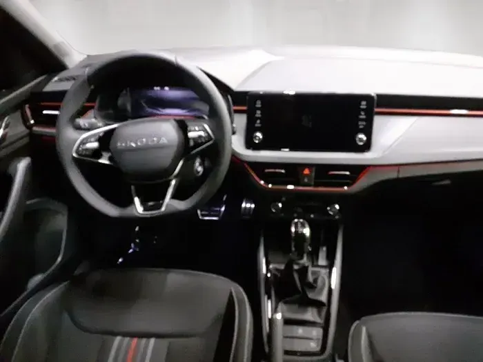 Usado Skoda Scala Monte Carlo 150 CV (110 kW) 2025 Gris Utilitario