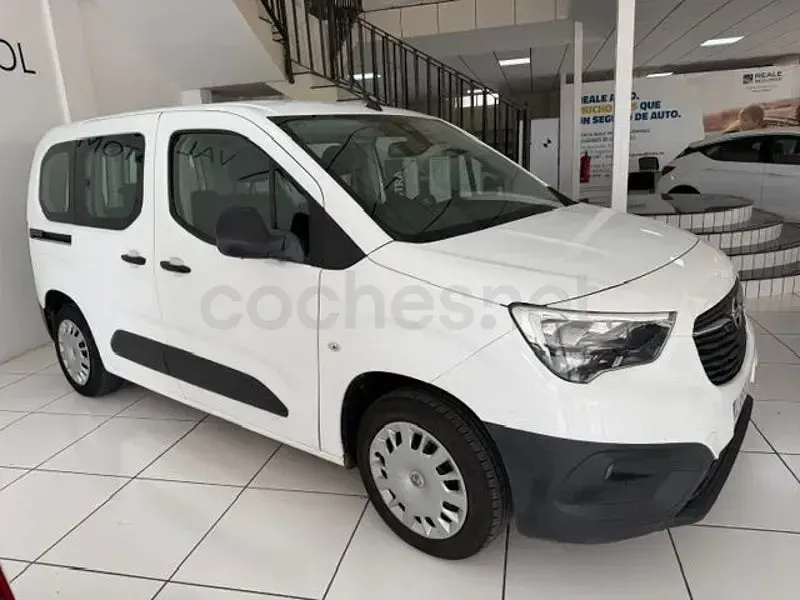 Usado Opel Combo Life Expression 102 CV (75 kW) 2019 Blanco Monovolumen