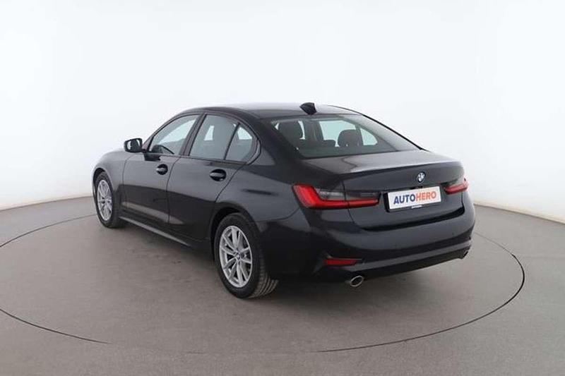 Usado BMW 318 Comfort Edition 150 CV (110 kW) 2019 Negro Berlina